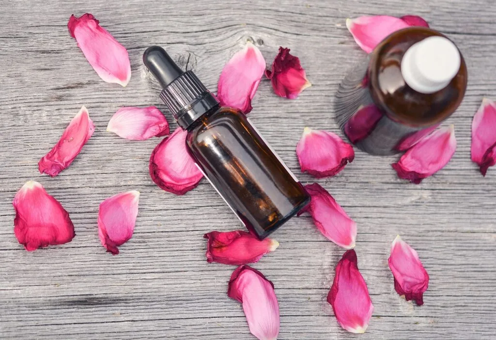 essential oils, alternative, aroma-2535611.jpg