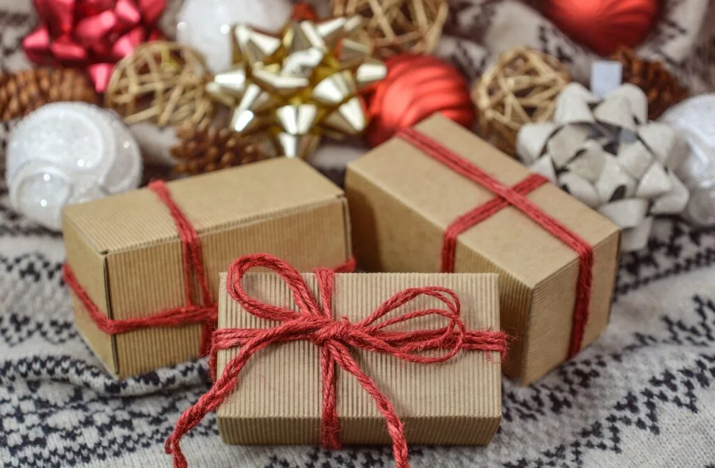 christmas background, christmas, gift, new year, holidays, present, red, decoration, box, celebration, christmas presents, christmas gifts, seasonal, winter, celebrate, golden, christmas wallpaper